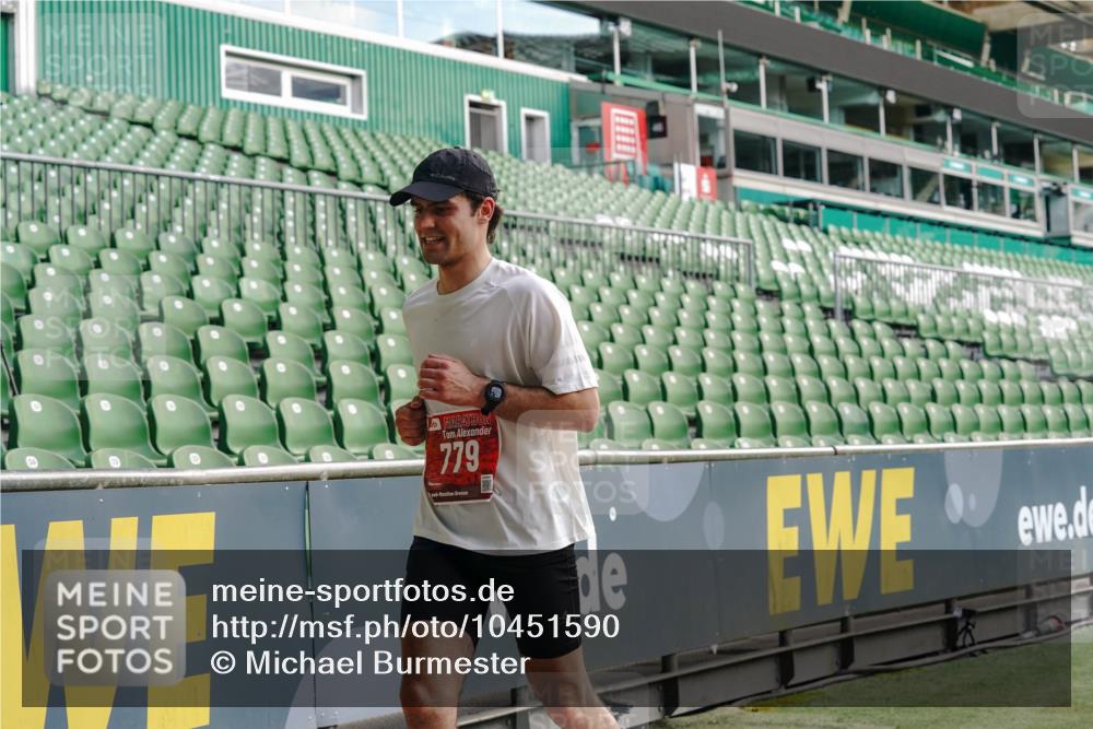13.09.2026 - 21. swb-Marathon Bremen Michael Burmester http://msf.ph/oto/10451590 13.09.2026 12:50:07 Laufen im Stadion 335, 469, 524, 572, 663, 670, 779, 899, 1510, 1513, 1517, 1605, 1613, 1723, 1748, 1970, 1998, 2052, 2130, 2287, 2288, 2291, 2295, 2347, 2360, 2442, 2444, 2750, 2909, 3043, 3197, 3276, 3330, 3484, 3625, 3647, 3808, 3973, 4023, 4033, 4082, 4247, 4368, 4384, 4559, 4732, 4743, 4852, 4888, 4898, 4990, 5066, 5111, 5155, 5314, 5377, 5383, 5424, 5517, 5532, 5570, 5585, 5594, 5620, 5627, 5636, 5648, 6267, 6471, 6652, 6668, 6692, 6842, 6901, 6906, 7109, 7115, 7121, 7876, 9035 meine-sportfotos.de