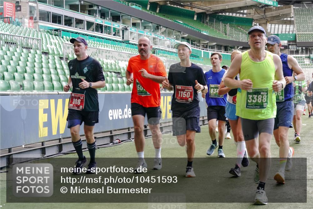 13.09.2026 - 21. swb-Marathon Bremen Michael Burmester http://msf.ph/oto/10451593 13.09.2026 13:09:45 Laufen im Stadion 164, 383, 391, 448, 532, 549, 563, 625, 813, 869, 898, 1025, 1072, 1124, 1150, 1180, 1289, 1398, 1559, 1855, 1867, 1880, 1894, 1899, 2041, 2202, 2208, 2229, 2232, 2243, 2268, 2284, 2339, 2342, 2380, 2413, 2429, 2441, 2467, 2471, 2525, 2530, 2553, 2573, 2594, 2682, 2692, 2714, 2717, 2727, 2785, 2823, 2841, 2897, 2920, 2930, 2931, 2932, 2941, 3032, 3063, 3086, 3089, 3122, 3291, 3316, 3327, 3333, 3370, 3398, 3410, 3437, 3707, 3769, 109 meine-sportfotos.de