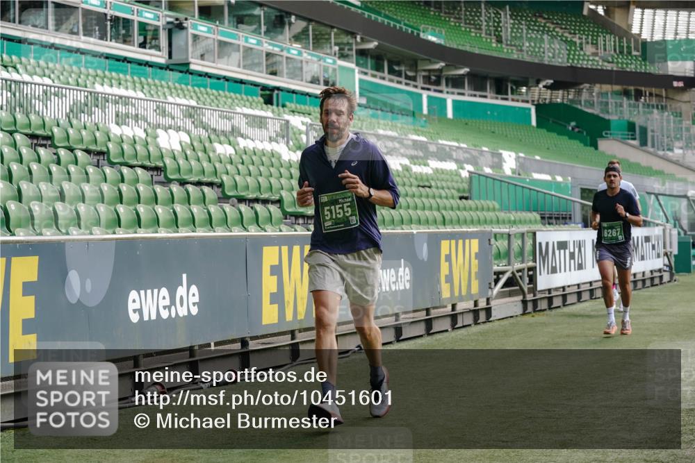 13.09.2026 - 21. swb-Marathon Bremen Michael Burmester http://msf.ph/oto/10451601 13.09.2026 12:50:09 Laufen im Stadion 335, 469, 524, 572, 663, 670, 779, 899, 1510, 1513, 1517, 1605, 1613, 1723, 1748, 1970, 1998, 2052, 2130, 2287, 2288, 2291, 2295, 2347, 2360, 2442, 2444, 2750, 2909, 3043, 3197, 3276, 3330, 3484, 3625, 3647, 3808, 3973, 4023, 4033, 4082, 4247, 4368, 4384, 4559, 4732, 4743, 4852, 4888, 4898, 4990, 5066, 5111, 5155, 5314, 5377, 5383, 5424, 5517, 5532, 5570, 5585, 5594, 5620, 5627, 5636, 5648, 6267, 6471, 6652, 6668, 6692, 6842, 6901, 6906, 7109, 7115, 7121, 7876, 9035 meine-sportfotos.de