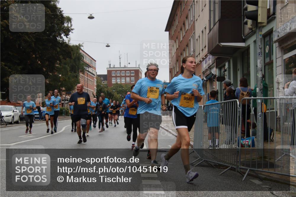 13.09.2026 - Kiel Lauf Markus Tischler http://msf.ph/oto/10451619 13.09.2026 09:45:46 Fleethörn 1418, 1415, 11316, 10898, 5855, 9841 meine-sportfotos.de