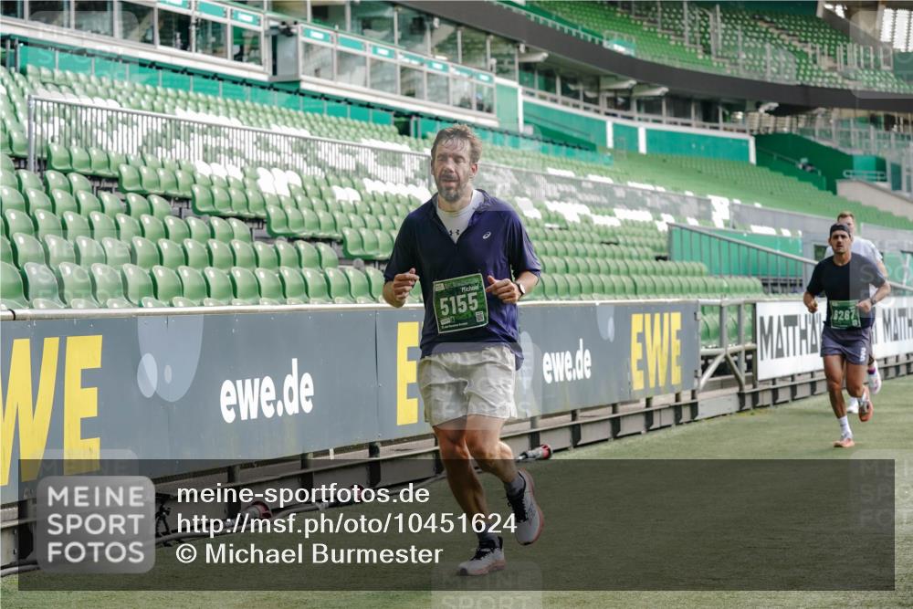 13.09.2026 - 21. swb-Marathon Bremen Michael Burmester http://msf.ph/oto/10451624 13.09.2026 12:50:09 Laufen im Stadion 335, 469, 524, 572, 663, 670, 779, 899, 1510, 1513, 1517, 1605, 1613, 1723, 1748, 1970, 1998, 2052, 2130, 2287, 2288, 2291, 2295, 2347, 2360, 2442, 2444, 2750, 2909, 3043, 3197, 3276, 3330, 3484, 3625, 3647, 3808, 3973, 4023, 4033, 4082, 4247, 4368, 4384, 4559, 4732, 4743, 4852, 4888, 4898, 4990, 5066, 5111, 5155, 5314, 5377, 5383, 5424, 5517, 5532, 5570, 5585, 5594, 5620, 5627, 5636, 5648, 6267, 6471, 6652, 6668, 6692, 6842, 6901, 6906, 7109, 7115, 7121, 7876, 9035 meine-sportfotos.de