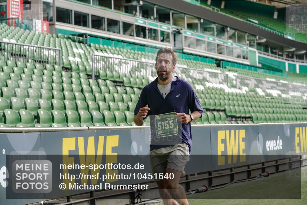 13.09.2026 - 21. swb-Marathon Bremen Michael Burmester http://msf.ph/oto/10451640 13.09.2026 12:50:10 Laufen im Stadion 335, 469, 524, 572, 663, 670, 779, 899, 1510, 1513, 1517, 1605, 1613, 1723, 1748, 1970, 1998, 2052, 2130, 2287, 2288, 2291, 2295, 2347, 2360, 2442, 2444, 2750, 2909, 3043, 3197, 3276, 3330, 3484, 3625, 3647, 3808, 3973, 4023, 4033, 4082, 4247, 4368, 4384, 4473, 4559, 4732, 4743, 4852, 4888, 4898, 4990, 5066, 5111, 5155, 5314, 5377, 5383, 5424, 5517, 5532, 5570, 5585, 5594, 5620, 5627, 5636, 5648, 6267, 6471, 6652, 6668, 6692, 6842, 6901, 6906, 7109, 7115, 7121, 7876, 9035 meine-sportfotos.de