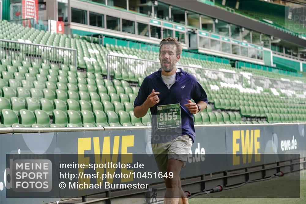 13.09.2026 - 21. swb-Marathon Bremen Michael Burmester http://msf.ph/oto/10451649 13.09.2026 12:50:10 Laufen im Stadion 335, 469, 524, 572, 663, 670, 779, 899, 1510, 1513, 1517, 1605, 1613, 1723, 1748, 1970, 1998, 2052, 2130, 2287, 2288, 2291, 2295, 2347, 2360, 2442, 2444, 2750, 2909, 3043, 3197, 3276, 3330, 3484, 3625, 3647, 3808, 3973, 4023, 4033, 4082, 4247, 4368, 4384, 4473, 4559, 4732, 4743, 4852, 4888, 4898, 4990, 5066, 5111, 5155, 5314, 5377, 5383, 5424, 5517, 5532, 5570, 5585, 5594, 5620, 5627, 5636, 5648, 6267, 6471, 6652, 6668, 6692, 6842, 6901, 6906, 7109, 7115, 7121, 7876, 9035 meine-sportfotos.de