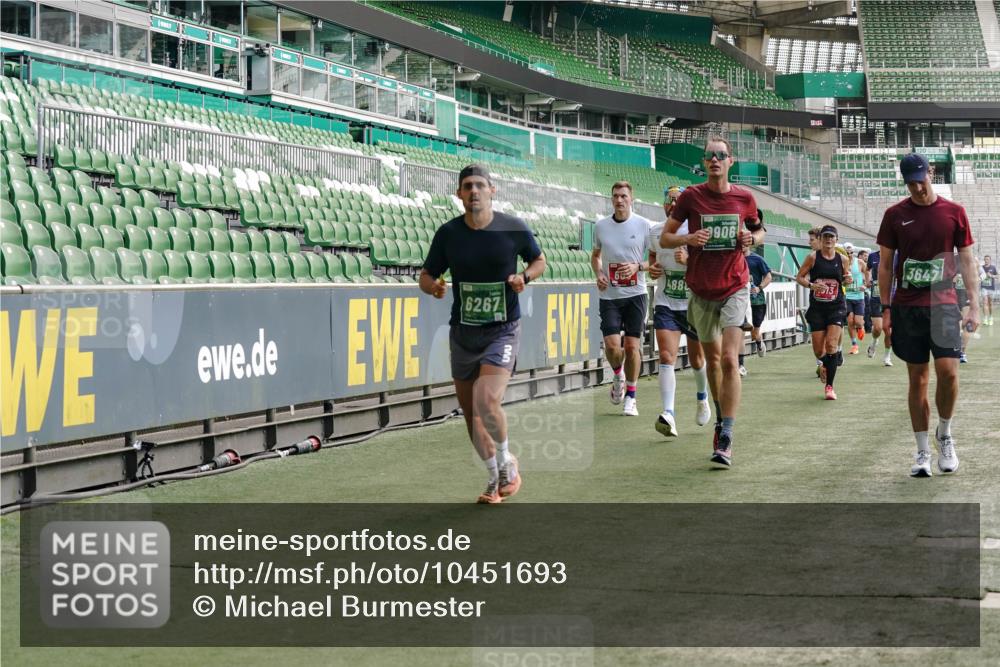 13.09.2026 - 21. swb-Marathon Bremen Michael Burmester http://msf.ph/oto/10451693 13.09.2026 12:50:12 Laufen im Stadion 335, 469, 524, 572, 663, 670, 771, 779, 899, 1510, 1513, 1517, 1605, 1613, 1723, 1748, 1970, 1998, 2052, 2130, 2287, 2288, 2291, 2295, 2347, 2360, 2442, 2444, 2750, 2909, 3043, 3197, 3276, 3330, 3484, 3625, 3647, 3808, 3973, 4023, 4033, 4082, 4247, 4368, 4384, 4473, 4559, 4743, 4852, 4888, 4898, 4990, 5066, 5111, 5155, 5314, 5377, 5383, 5424, 5517, 5532, 5570, 5585, 5594, 5620, 5627, 5636, 5648, 6267, 6471, 6652, 6668, 6692, 6842, 6901, 6906, 7109, 7115, 7121, 7876 meine-sportfotos.de