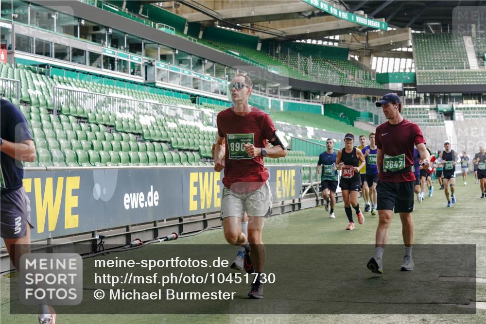 13.09.2026 - 21. swb-Marathon Bremen Michael Burmester http://msf.ph/oto/10451730 13.09.2026 12:50:14 Laufen im Stadion 335, 469, 524, 572, 663, 670, 771, 779, 899, 1510, 1513, 1517, 1605, 1613, 1723, 1748, 1970, 1998, 2052, 2130, 2287, 2288, 2291, 2295, 2347, 2360, 2442, 2444, 2750, 2909, 3043, 3197, 3276, 3330, 3484, 3625, 3647, 3808, 3973, 4023, 4033, 4082, 4247, 4368, 4384, 4473, 4559, 4743, 4852, 4888, 4898, 4990, 5066, 5111, 5155, 5314, 5377, 5383, 5424, 5517, 5532, 5570, 5585, 5594, 5620, 5627, 5636, 5648, 6267, 6471, 6652, 6668, 6692, 6842, 6901, 6906, 7109, 7115, 7121, 7876 meine-sportfotos.de