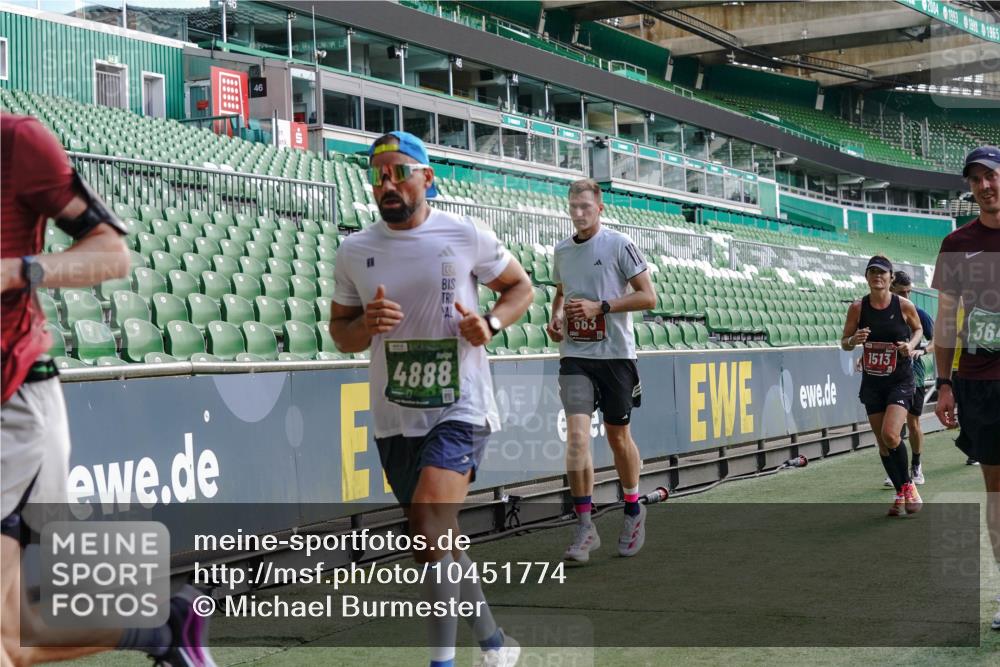 13.09.2026 - 21. swb-Marathon Bremen Michael Burmester http://msf.ph/oto/10451774 13.09.2026 12:50:15 Laufen im Stadion 335, 469, 524, 572, 663, 670, 771, 779, 899, 1510, 1513, 1517, 1605, 1613, 1723, 1748, 1970, 1998, 2052, 2130, 2287, 2288, 2291, 2295, 2347, 2360, 2442, 2444, 2750, 2909, 3043, 3197, 3276, 3330, 3484, 3625, 3647, 3808, 3973, 4023, 4033, 4082, 4247, 4368, 4384, 4473, 4559, 4743, 4852, 4888, 4898, 4990, 5066, 5111, 5155, 5314, 5377, 5383, 5424, 5517, 5532, 5570, 5585, 5594, 5620, 5627, 5636, 5648, 6267, 6471, 6652, 6668, 6692, 6842, 6901, 6906, 7109, 7115, 7121, 7876 meine-sportfotos.de