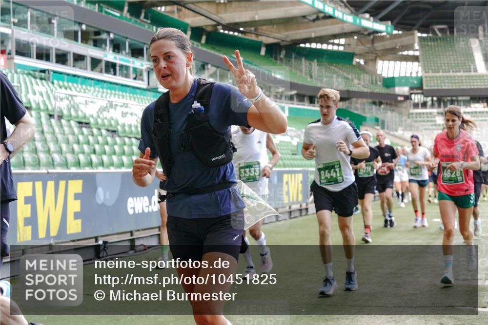 13.09.2026 - 21. swb-Marathon Bremen Michael Burmester http://msf.ph/oto/10451825 13.09.2026 13:09:49 Laufen im Stadion 164, 383, 391, 448, 532, 549, 563, 625, 813, 869, 898, 1025, 1072, 1124, 1150, 1180, 1289, 1398, 1559, 1855, 1867, 1880, 1894, 1899, 1967, 2202, 2208, 2232, 2243, 2268, 2284, 2339, 2342, 2380, 2413, 2429, 2441, 2467, 2471, 2525, 2530, 2553, 2573, 2594, 2654, 2682, 2692, 2714, 2717, 2785, 2819, 2823, 2841, 2897, 2920, 2930, 2931, 2932, 2941, 3032, 3063, 3086, 3089, 3122, 3291, 3316, 3327, 3333, 3370, 3398, 3410, 3437, 3707, 3769, 109 meine-sportfotos.de