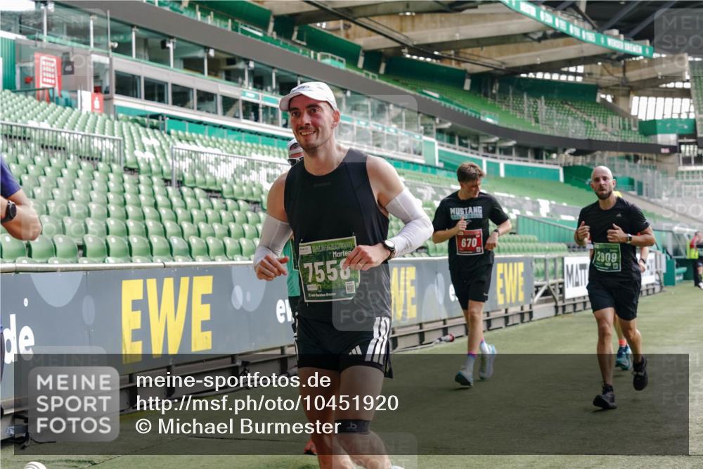 13.09.2026 - 21. swb-Marathon Bremen Michael Burmester http://msf.ph/oto/10451920 13.09.2026 12:50:21 Laufen im Stadion 335, 469, 524, 663, 670, 771, 779, 899, 1510, 1513, 1517, 1605, 1613, 1723, 1748, 1970, 1998, 2052, 2130, 2287, 2288, 2291, 2295, 2347, 2360, 2442, 2444, 2750, 2909, 3043, 3197, 3330, 3484, 3625, 3647, 3808, 3959, 3973, 4023, 4033, 4247, 4368, 4384, 4473, 4559, 4743, 4852, 4888, 4898, 4990, 5066, 5111, 5155, 5314, 5377, 5383, 5517, 5532, 5570, 5585, 5594, 5620, 5627, 5636, 5648, 5696, 6267, 6471, 6652, 6668, 6692, 6842, 6901, 6906, 7109, 7115, 7121, 8033 meine-sportfotos.de