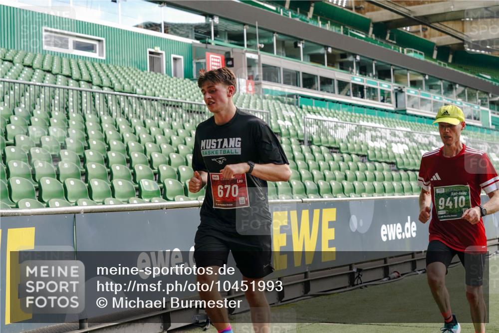 13.09.2026 - 21. swb-Marathon Bremen Michael Burmester http://msf.ph/oto/10451993 13.09.2026 12:50:23 Laufen im Stadion 335, 469, 524, 663, 670, 771, 779, 899, 1510, 1513, 1517, 1605, 1613, 1723, 1748, 1970, 1998, 2052, 2130, 2287, 2288, 2291, 2295, 2347, 2360, 2442, 2444, 2750, 2909, 3043, 3197, 3330, 3484, 3625, 3647, 3808, 3959, 3973, 4023, 4033, 4247, 4368, 4384, 4473, 4559, 4743, 4852, 4888, 4898, 4990, 5066, 5111, 5155, 5314, 5377, 5383, 5532, 5570, 5585, 5594, 5620, 5627, 5636, 5648, 5696, 6267, 6471, 6652, 6668, 6692, 6842, 6901, 6906, 7109, 7115, 7121, 8033 meine-sportfotos.de