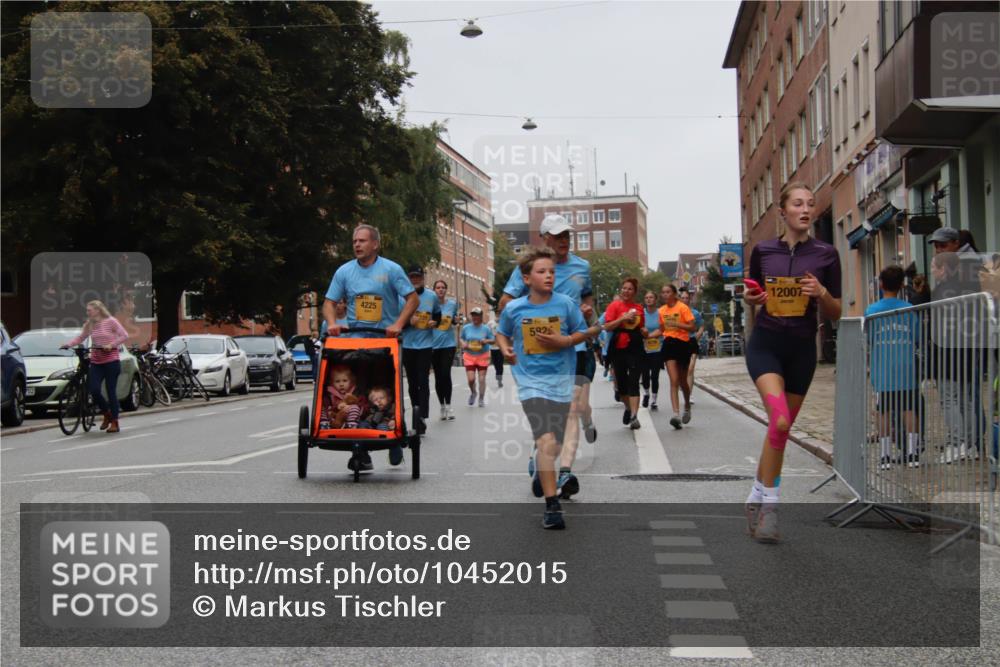 13.09.2026 - Kiel Lauf Markus Tischler http://msf.ph/oto/10452015 13.09.2026 09:47:36 Fleethörn 4225, 5825, 4435, 12007 meine-sportfotos.de