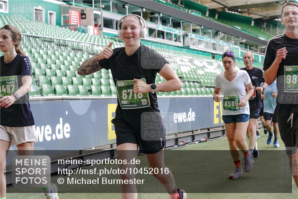 13.09.2026 - 21. swb-Marathon Bremen Michael Burmester http://msf.ph/oto/10452016 13.09.2026 13:09:53 Laufen im Stadion 164, 383, 391, 448, 532, 549, 563, 625, 813, 869, 898, 1025, 1072, 1124, 1150, 1180, 1398, 1559, 1738, 1855, 1867, 1880, 1894, 1967, 2202, 2208, 2232, 2243, 2268, 2284, 2339, 2342, 2380, 2413, 2429, 2441, 2467, 2471, 2525, 2530, 2553, 2573, 2594, 2654, 2682, 2692, 2714, 2717, 2785, 2819, 2823, 2841, 2897, 2920, 2930, 2931, 2932, 2941, 3032, 3063, 3086, 3089, 3122, 3208, 3291, 3316, 3327, 3333, 3370, 3398, 3410, 3437, 3707, 3769, 109 meine-sportfotos.de