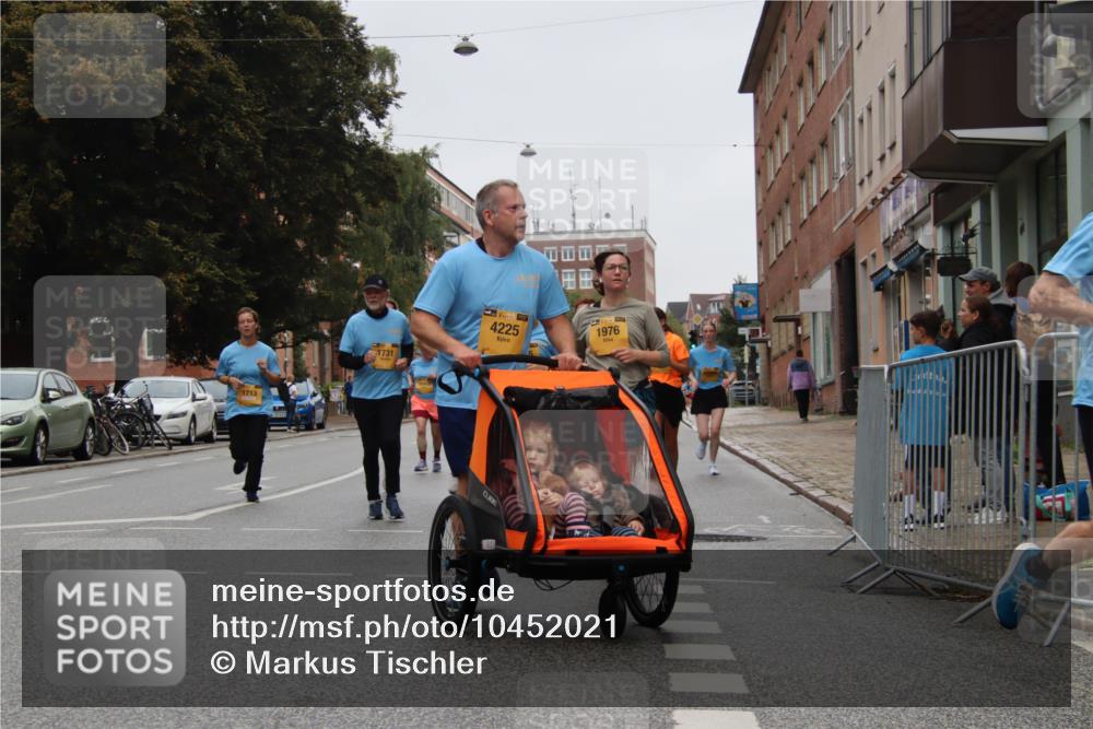 13.09.2026 - Kiel Lauf Markus Tischler http://msf.ph/oto/10452021 13.09.2026 09:47:38 Fleethörn 1713, 1731, 38, 4225, 1976 meine-sportfotos.de