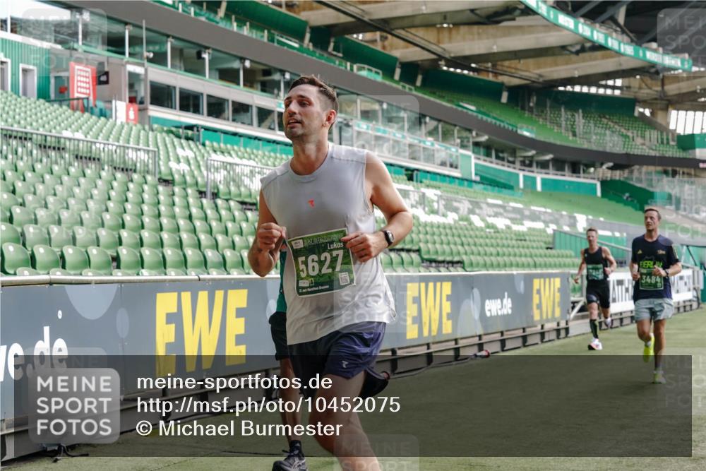 13.09.2026 - 21. swb-Marathon Bremen Michael Burmester http://msf.ph/oto/10452075 13.09.2026 12:50:27 Laufen im Stadion 335, 469, 524, 663, 670, 771, 779, 899, 1510, 1513, 1517, 1605, 1613, 1723, 1748, 1970, 1998, 2052, 2130, 2288, 2291, 2295, 2347, 2360, 2442, 2444, 2750, 2909, 3043, 3197, 3330, 3484, 3625, 3647, 3808, 3959, 3973, 4023, 4033, 4247, 4368, 4384, 4473, 4559, 4743, 4852, 4888, 4990, 5066, 5111, 5155, 5314, 5377, 5383, 5521, 5532, 5570, 5585, 5594, 5620, 5627, 5636, 5648, 5696, 6267, 6274, 6471, 6652, 6668, 6692, 6842, 6901, 6906, 7109, 7115, 7121, 8033, 8798 meine-sportfotos.de