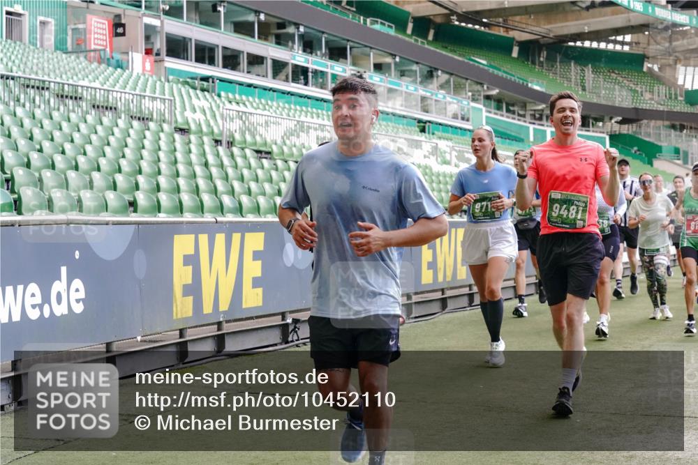 13.09.2026 - 21. swb-Marathon Bremen Michael Burmester http://msf.ph/oto/10452110 13.09.2026 13:09:56 Laufen im Stadion 164, 383, 391, 448, 532, 549, 563, 625, 813, 869, 898, 1025, 1072, 1124, 1150, 1180, 1398, 1738, 1855, 1867, 1880, 1894, 1967, 2202, 2208, 2232, 2243, 2268, 2284, 2333, 2339, 2342, 2380, 2413, 2429, 2432, 2441, 2467, 2471, 2525, 2530, 2553, 2573, 2594, 2654, 2682, 2692, 2714, 2717, 2785, 2819, 2823, 2841, 2897, 2920, 2930, 2931, 2932, 2941, 3032, 3063, 3086, 3089, 3122, 3208, 3291, 3316, 3327, 3333, 3370, 3398, 3410, 3437, 3470, 3707, 3769, 109 meine-sportfotos.de