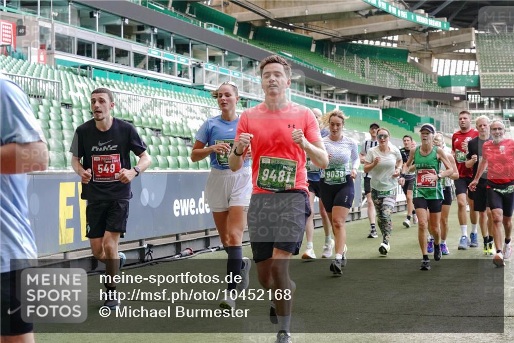 13.09.2026 - 21. swb-Marathon Bremen Michael Burmester http://msf.ph/oto/10452168 13.09.2026 13:09:57 Laufen im Stadion 164, 383, 391, 448, 532, 549, 563, 625, 813, 869, 898, 1025, 1072, 1124, 1150, 1180, 1398, 1738, 1855, 1867, 1880, 1894, 1967, 2202, 2208, 2232, 2243, 2268, 2284, 2333, 2339, 2342, 2380, 2413, 2429, 2432, 2441, 2467, 2471, 2525, 2530, 2553, 2573, 2594, 2654, 2682, 2692, 2714, 2717, 2785, 2819, 2823, 2841, 2897, 2920, 2930, 2931, 2932, 2941, 3032, 3063, 3086, 3089, 3122, 3208, 3291, 3316, 3327, 3333, 3370, 3398, 3410, 3437, 3470, 3707, 3769, 109 meine-sportfotos.de