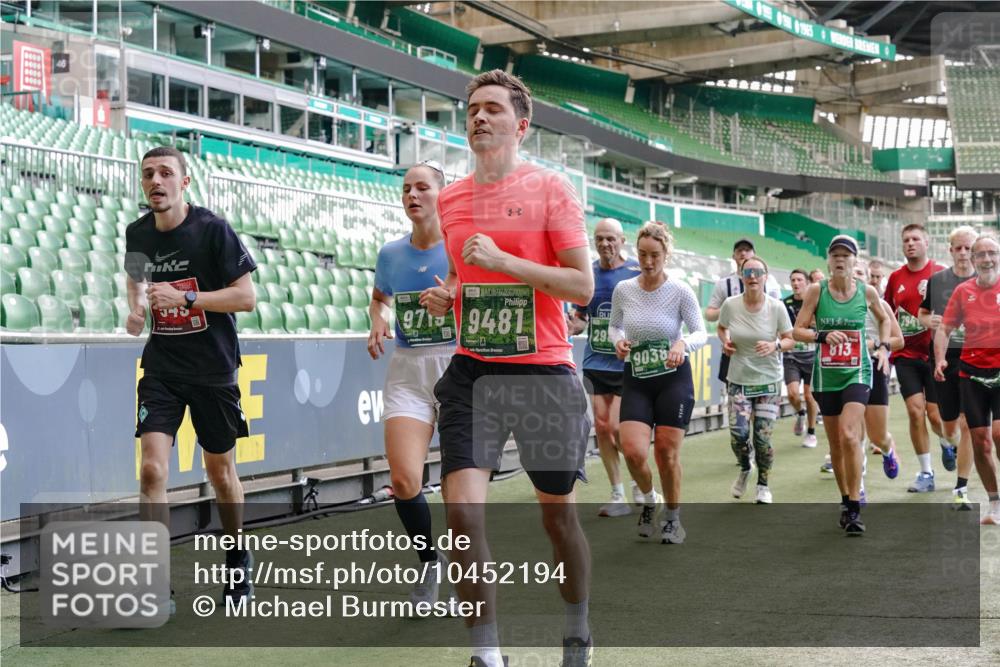 13.09.2026 - 21. swb-Marathon Bremen Michael Burmester http://msf.ph/oto/10452194 13.09.2026 13:09:57 Laufen im Stadion 164, 383, 391, 448, 532, 549, 563, 625, 813, 869, 898, 1025, 1072, 1124, 1150, 1180, 1398, 1738, 1855, 1867, 1880, 1894, 1967, 2202, 2208, 2232, 2243, 2268, 2284, 2333, 2339, 2342, 2380, 2413, 2429, 2432, 2441, 2467, 2471, 2525, 2530, 2553, 2573, 2594, 2654, 2682, 2692, 2714, 2717, 2785, 2819, 2823, 2841, 2897, 2920, 2930, 2931, 2932, 2941, 3032, 3063, 3086, 3089, 3122, 3208, 3291, 3316, 3327, 3333, 3370, 3398, 3410, 3437, 3470, 3707, 3769, 109 meine-sportfotos.de