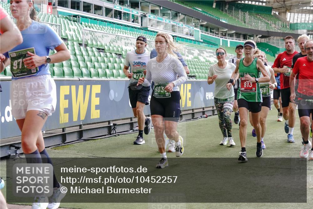 13.09.2026 - 21. swb-Marathon Bremen Michael Burmester http://msf.ph/oto/10452257 13.09.2026 13:09:58 Laufen im Stadion 164, 383, 391, 448, 532, 549, 563, 581, 625, 813, 869, 898, 1025, 1072, 1124, 1150, 1180, 1398, 1738, 1855, 1867, 1880, 1894, 1967, 2202, 2208, 2232, 2243, 2268, 2284, 2333, 2339, 2342, 2380, 2413, 2429, 2432, 2441, 2467, 2471, 2525, 2530, 2553, 2573, 2594, 2654, 2682, 2692, 2714, 2717, 2785, 2819, 2823, 2841, 2897, 2920, 2930, 2931, 2932, 2941, 3032, 3063, 3086, 3089, 3122, 3208, 3291, 3316, 3327, 3333, 3370, 3398, 3410, 3437, 3470, 3707, 3769, 109 meine-sportfotos.de