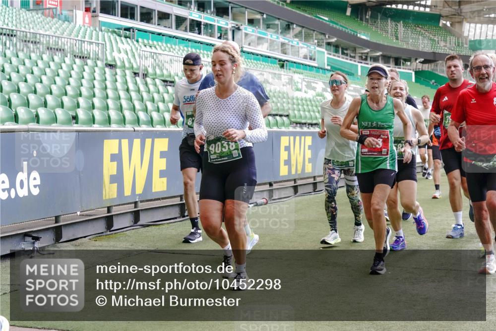 13.09.2026 - 21. swb-Marathon Bremen Michael Burmester http://msf.ph/oto/10452298 13.09.2026 13:09:59 Laufen im Stadion 164, 383, 391, 448, 532, 549, 563, 581, 625, 813, 869, 898, 1025, 1072, 1150, 1180, 1398, 1738, 1855, 1867, 1880, 1894, 1967, 2202, 2208, 2232, 2243, 2268, 2284, 2333, 2339, 2342, 2380, 2413, 2429, 2432, 2441, 2467, 2471, 2525, 2530, 2553, 2573, 2594, 2654, 2682, 2692, 2714, 2717, 2785, 2819, 2823, 2841, 2897, 2920, 2931, 2932, 2941, 3032, 3063, 3086, 3089, 3122, 3208, 3291, 3316, 3327, 3333, 3370, 3398, 3410, 3437, 3470, 3707, 3769, 109 meine-sportfotos.de