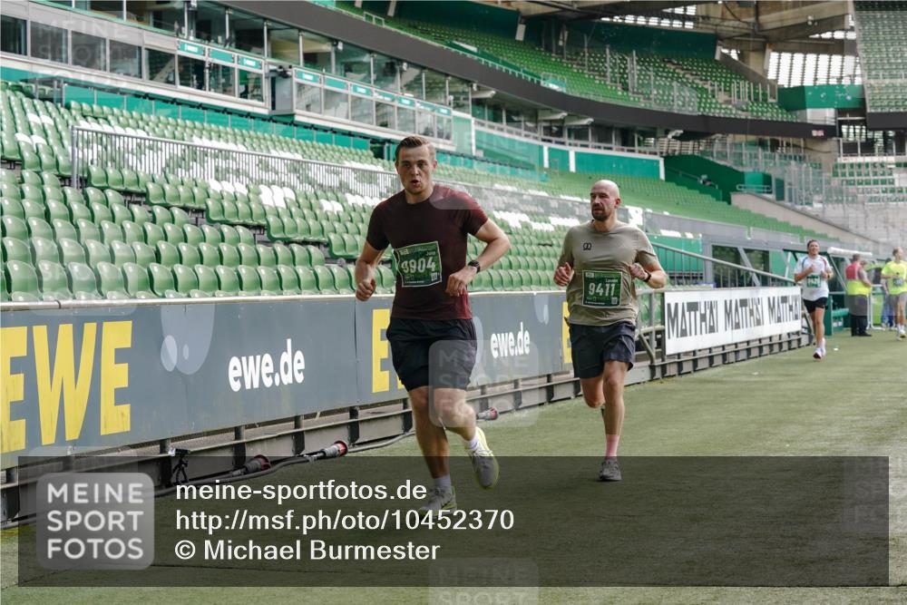 13.09.2026 - 21. swb-Marathon Bremen Michael Burmester http://msf.ph/oto/10452370 13.09.2026 12:50:42 Laufen im Stadion 335, 469, 663, 670, 771, 779, 1125, 1146, 1162, 1455, 1510, 1513, 1517, 1605, 1613, 1970, 1998, 2052, 2130, 2288, 2291, 2295, 2347, 2360, 2442, 2444, 2750, 2909, 3330, 3440, 3484, 3625, 3647, 3703, 3808, 3959, 4023, 4033, 4368, 4384, 4473, 4559, 4582, 4727, 4743, 4781, 4782, 4888, 5066, 5111, 5155, 5314, 5377, 5383, 5521, 5532, 5570, 5585, 5594, 5620, 5627, 5636, 5696, 6267, 6274, 6471, 6652, 6668, 6842, 6901, 6906, 7109, 7115, 7121, 8033, 8798 meine-sportfotos.de