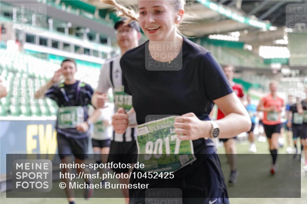 13.09.2026 - 21. swb-Marathon Bremen Michael Burmester http://msf.ph/oto/10452425 13.09.2026 13:10:02 Laufen im Stadion 164, 373, 383, 391, 448, 532, 549, 563, 581, 625, 813, 869, 898, 1025, 1072, 1150, 1180, 1398, 1738, 1855, 1867, 1880, 1894, 1967, 2202, 2208, 2232, 2243, 2268, 2284, 2333, 2339, 2342, 2380, 2413, 2429, 2432, 2441, 2467, 2471, 2525, 2530, 2553, 2573, 2594, 2654, 2682, 2692, 2714, 2717, 2784, 2785, 2819, 2823, 2841, 2920, 2931, 2932, 2941, 3032, 3063, 3086, 3089, 3122, 3174, 3207, 3208, 3291, 3316, 3327, 3333, 3370, 3398, 3410, 3437, 3470, 3707, 3769, 109 meine-sportfotos.de