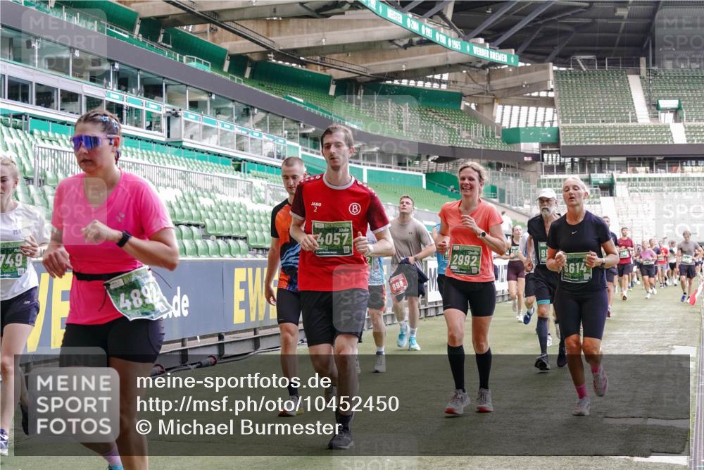 13.09.2026 - 21. swb-Marathon Bremen Michael Burmester http://msf.ph/oto/10452450 13.09.2026 13:10:03 Laufen im Stadion 164, 373, 383, 391, 448, 532, 549, 563, 581, 625, 813, 869, 898, 1025, 1072, 1150, 1180, 1398, 1738, 1855, 1867, 1880, 1894, 1967, 2202, 2208, 2232, 2243, 2268, 2284, 2333, 2339, 2342, 2380, 2413, 2429, 2432, 2441, 2467, 2471, 2525, 2530, 2553, 2573, 2594, 2654, 2682, 2692, 2714, 2717, 2784, 2785, 2819, 2823, 2841, 2920, 2931, 2932, 2941, 3032, 3063, 3086, 3089, 3122, 3174, 3207, 3208, 3291, 3316, 3327, 3333, 3370, 3398, 3410, 3437, 3470, 3707, 3769, 109 meine-sportfotos.de