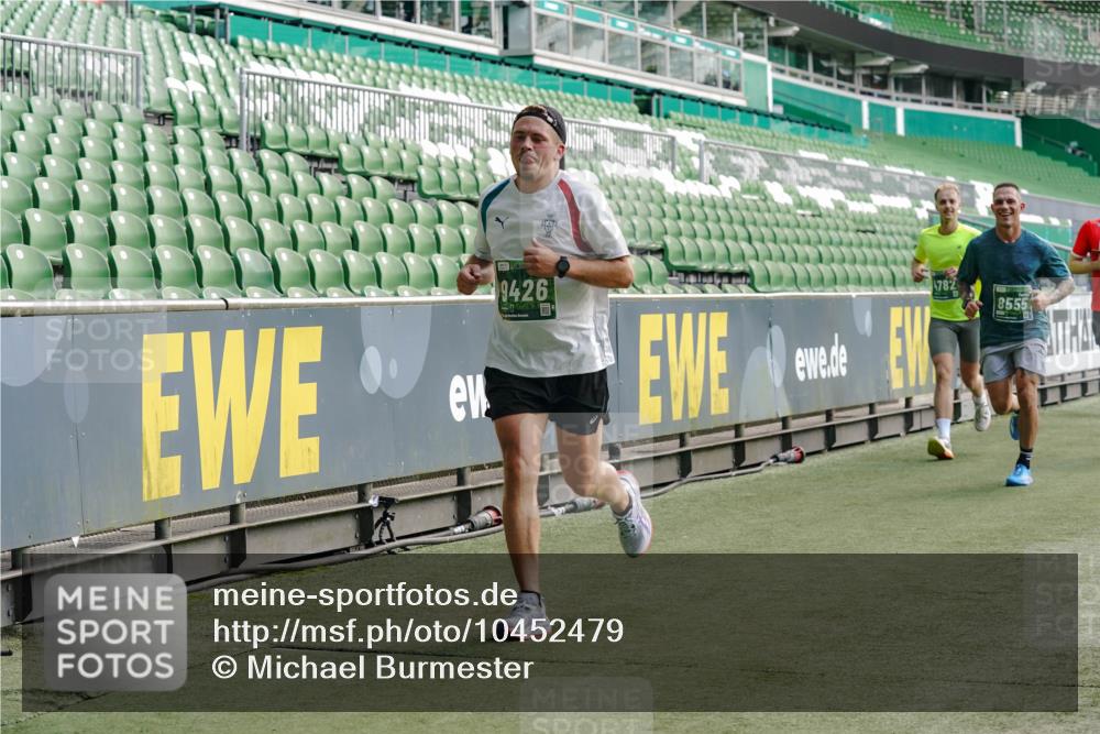 13.09.2026 - 21. swb-Marathon Bremen Michael Burmester http://msf.ph/oto/10452479 13.09.2026 12:50:49 Laufen im Stadion 335, 469, 663, 670, 771, 779, 1125, 1146, 1162, 1455, 1510, 1513, 1517, 1605, 1613, 1970, 1998, 2052, 2130, 2288, 2291, 2295, 2347, 2360, 2442, 2444, 2447, 2750, 2759, 2909, 3440, 3484, 3625, 3647, 3703, 3808, 3959, 4023, 4033, 4368, 4384, 4473, 4559, 4571, 4582, 4727, 4743, 4781, 4782, 4888, 4895, 5066, 5111, 5155, 5314, 5377, 5383, 5521, 5532, 5585, 5594, 5620, 5627, 5636, 5696, 6267, 6274, 6471, 6652, 6668, 6842, 6901, 6906, 7109, 7115, 7121, 8033, 8798 meine-sportfotos.de