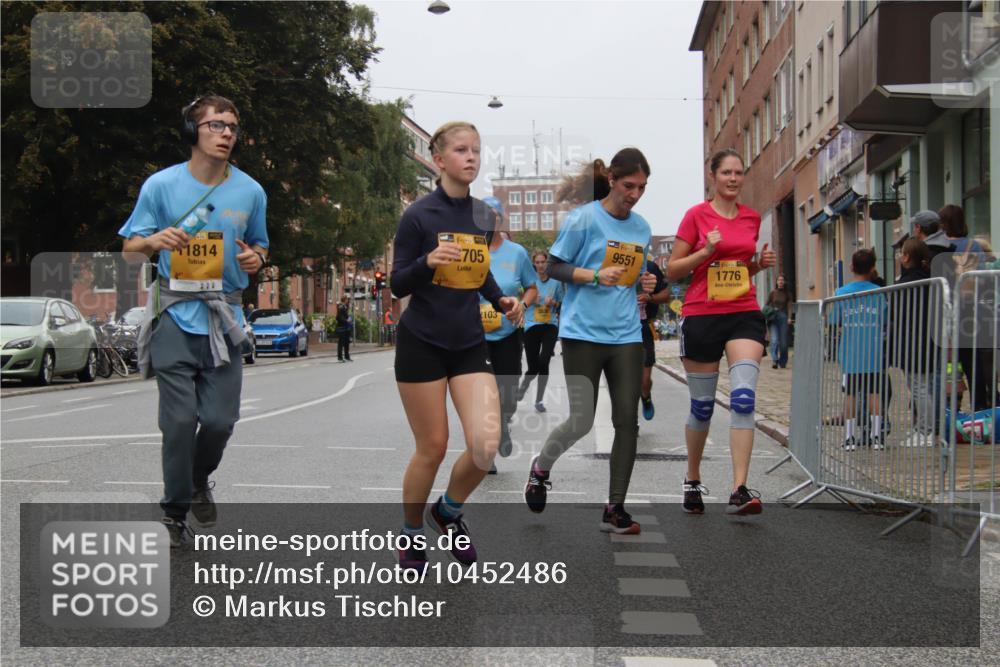 13.09.2026 - Kiel Lauf Markus Tischler http://msf.ph/oto/10452486 13.09.2026 09:50:02 Fleethörn 38, 1814, 705, 9551, 1776, 2103 meine-sportfotos.de