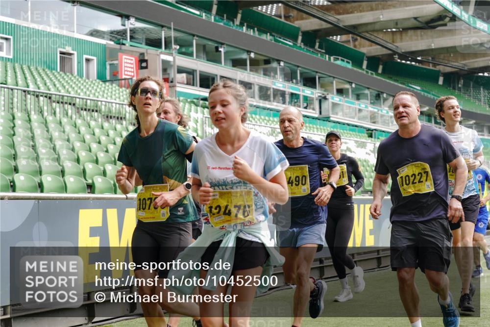 13.09.2026 - 21. swb-Marathon Bremen Michael Burmester http://msf.ph/oto/10452500 13.09.2026 10:31:43 Laufen im Stadion 10141, 10146, 10174, 10222, 10226, 10227, 10243, 10246, 10255, 10256, 10281, 10284, 10304, 10322, 10339, 10359, 10365, 10410, 10443, 10448, 10471, 10478, 10479, 10503, 10515, 10517, 10518, 10529, 10540, 10543, 10555, 10565, 10577, 10579, 10588, 10589, 10608, 10610, 10626, 10631, 10646, 10670, 10684, 10685, 10690, 10703, 10704, 10707, 10708, 10714, 10721, 10725, 10757, 10765, 10821, 10822, 10837, 10838, 10862, 10863, 10884, 10886, 10984, 11038, 11350, 11379 meine-sportfotos.de
