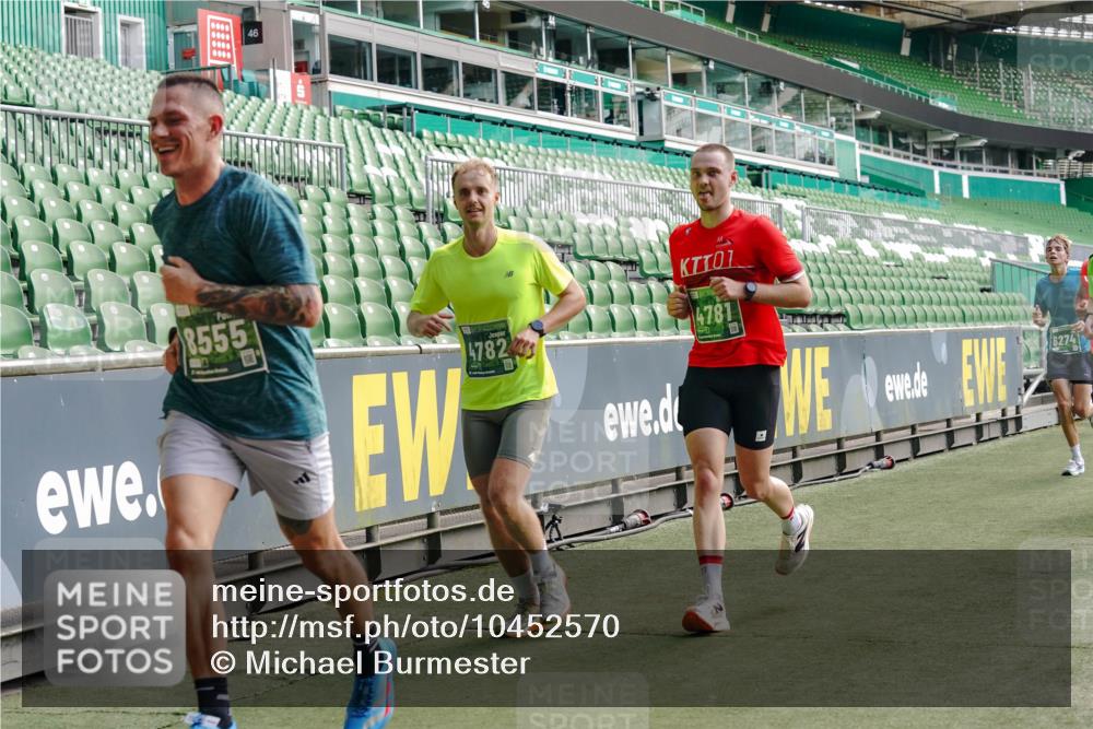 13.09.2026 - 21. swb-Marathon Bremen Michael Burmester http://msf.ph/oto/10452570 13.09.2026 12:50:52 Laufen im Stadion 335, 469, 663, 670, 771, 779, 1125, 1146, 1162, 1455, 1510, 1513, 1517, 1605, 1613, 1970, 1998, 2052, 2130, 2288, 2291, 2295, 2347, 2360, 2442, 2444, 2447, 2750, 2759, 2909, 3440, 3484, 3625, 3647, 3703, 3808, 3959, 4023, 4033, 4165, 4368, 4384, 4473, 4559, 4571, 4582, 4727, 4743, 4781, 4782, 4888, 4895, 5066, 5079, 5111, 5155, 5168, 5314, 5377, 5383, 5521, 5532, 5585, 5620, 5627, 5636, 5696, 6267, 6274, 6471, 6652, 6668, 6901, 6906, 7109, 7115, 7121, 8033, 8798 meine-sportfotos.de