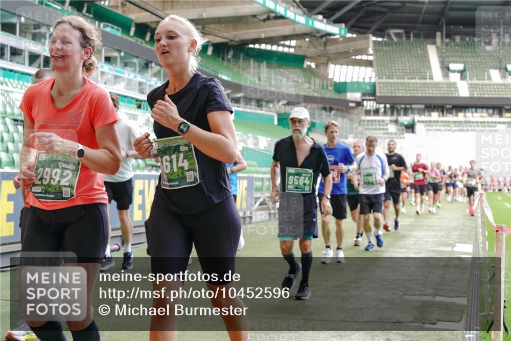 13.09.2026 - 21. swb-Marathon Bremen Michael Burmester http://msf.ph/oto/10452596 13.09.2026 13:10:05 Laufen im Stadion 164, 373, 383, 391, 448, 532, 549, 563, 581, 625, 813, 869, 898, 1025, 1072, 1150, 1180, 1398, 1738, 1855, 1867, 1880, 1894, 1967, 2202, 2208, 2232, 2243, 2268, 2284, 2333, 2339, 2342, 2413, 2429, 2432, 2441, 2471, 2525, 2530, 2553, 2573, 2594, 2654, 2682, 2692, 2714, 2717, 2784, 2785, 2819, 2823, 2920, 2931, 2932, 2941, 3026, 3032, 3063, 3086, 3089, 3122, 3174, 3207, 3208, 3291, 3316, 3327, 3333, 3370, 3398, 3410, 3437, 3470, 3707, 3769, 109 meine-sportfotos.de