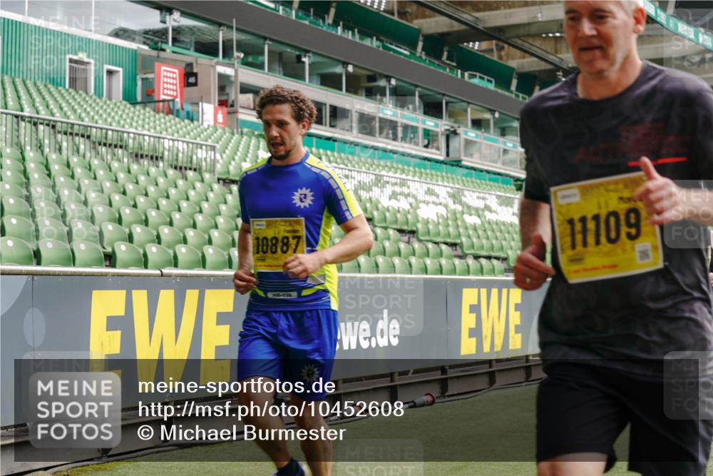 13.09.2026 - 21. swb-Marathon Bremen Michael Burmester http://msf.ph/oto/10452608 13.09.2026 10:31:46 Laufen im Stadion 10141, 10146, 10174, 10222, 10226, 10227, 10243, 10246, 10255, 10256, 10281, 10284, 10304, 10322, 10339, 10359, 10365, 10410, 10443, 10448, 10471, 10478, 10479, 10503, 10515, 10517, 10518, 10529, 10540, 10543, 10555, 10565, 10577, 10579, 10588, 10589, 10608, 10610, 10626, 10631, 10646, 10670, 10684, 10685, 10690, 10703, 10704, 10707, 10708, 10714, 10721, 10725, 10757, 10765, 10821, 10822, 10838, 10862, 10863, 10884, 10886, 11038, 11350, 11379 meine-sportfotos.de