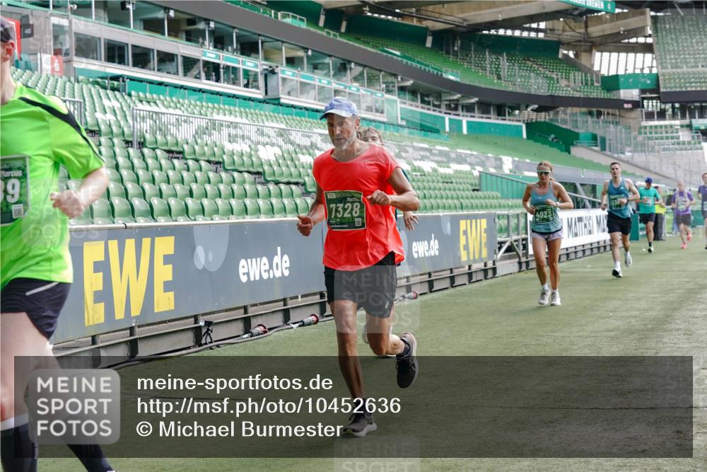 13.09.2026 - 21. swb-Marathon Bremen Michael Burmester http://msf.ph/oto/10452636 13.09.2026 12:50:54 Laufen im Stadion 335, 469, 663, 670, 771, 779, 1125, 1146, 1162, 1455, 1510, 1513, 1517, 1605, 1613, 1970, 1998, 2052, 2130, 2288, 2291, 2295, 2347, 2360, 2442, 2444, 2447, 2750, 2759, 2909, 3440, 3484, 3625, 3647, 3703, 3808, 3959, 4023, 4033, 4165, 4368, 4384, 4473, 4559, 4571, 4582, 4727, 4743, 4781, 4782, 4888, 4895, 5066, 5079, 5111, 5155, 5168, 5314, 5377, 5383, 5521, 5532, 5585, 5620, 5627, 5636, 5696, 6267, 6274, 6471, 6652, 6668, 6901, 6906, 7109, 7115, 7121, 8033, 8798 meine-sportfotos.de