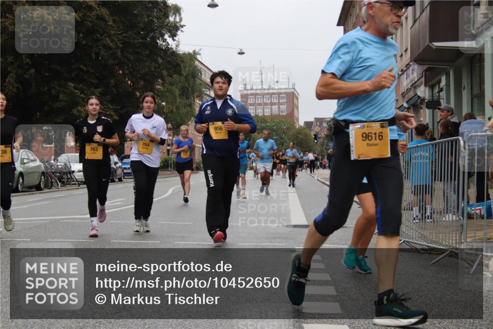 13.09.2026 - Kiel Lauf Markus Tischler http://msf.ph/oto/10452650 13.09.2026 09:50:46 Fleethörn 38, 49, 763, 764, 714, 956, 4, 39, 9616 meine-sportfotos.de