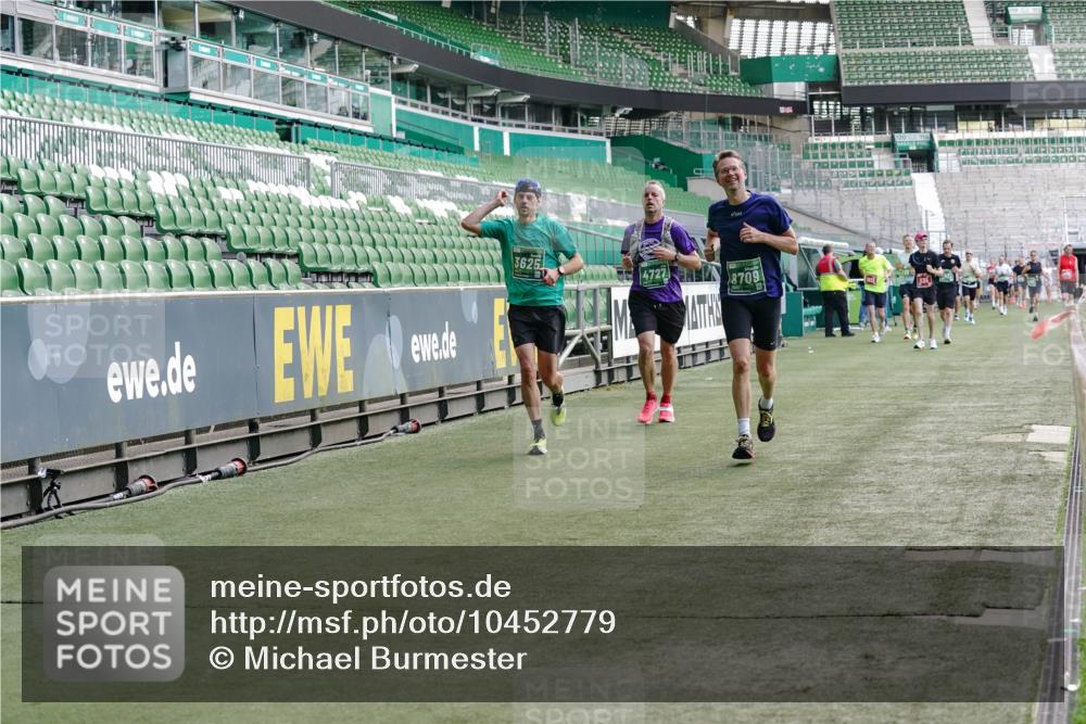13.09.2026 - 21. swb-Marathon Bremen Michael Burmester http://msf.ph/oto/10452779 13.09.2026 12:51:00 Laufen im Stadion 335, 469, 663, 670, 734, 771, 779, 1043, 1125, 1146, 1162, 1455, 1510, 1513, 1517, 1605, 1613, 1970, 1998, 2052, 2130, 2288, 2291, 2295, 2347, 2360, 2442, 2444, 2447, 2759, 3440, 3484, 3625, 3647, 3703, 3808, 3959, 4023, 4165, 4368, 4384, 4429, 4473, 4559, 4571, 4582, 4727, 4781, 4782, 4888, 4895, 5066, 5079, 5111, 5155, 5168, 5314, 5377, 5379, 5383, 5521, 5532, 5585, 5620, 5627, 5636, 5696, 6267, 6274, 6471, 6652, 6668, 6901, 6906, 7109, 7115, 7121, 8033, 8798 meine-sportfotos.de