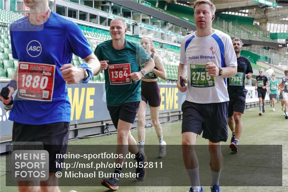 13.09.2026 - 21. swb-Marathon Bremen Michael Burmester http://msf.ph/oto/10452811 13.09.2026 13:10:09 Laufen im Stadion 164, 373, 383, 391, 448, 532, 549, 563, 581, 625, 813, 869, 898, 1025, 1072, 1150, 1180, 1398, 1738, 1855, 1867, 1880, 1894, 1967, 2202, 2208, 2232, 2243, 2268, 2284, 2333, 2339, 2342, 2413, 2429, 2432, 2441, 2471, 2525, 2530, 2553, 2573, 2594, 2654, 2682, 2692, 2714, 2717, 2784, 2785, 2819, 2823, 2920, 2931, 2932, 2941, 3026, 3032, 3063, 3086, 3089, 3122, 3174, 3207, 3208, 3291, 3316, 3327, 3333, 3370, 3398, 3409, 3410, 3437, 3470, 3707, 3769, 109 meine-sportfotos.de