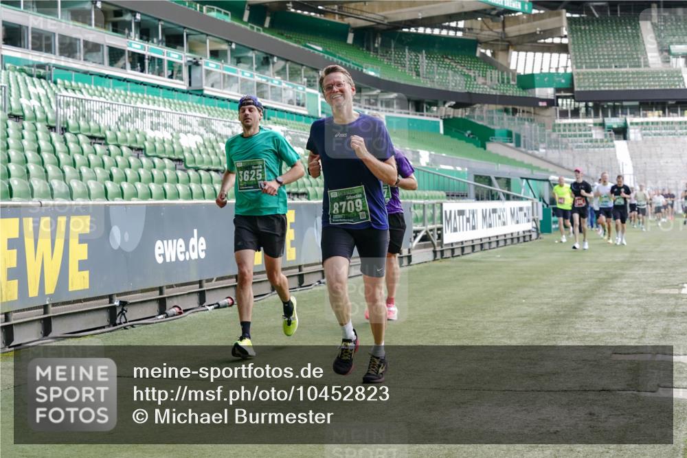13.09.2026 - 21. swb-Marathon Bremen Michael Burmester http://msf.ph/oto/10452823 13.09.2026 12:51:03 Laufen im Stadion 335, 469, 663, 670, 734, 771, 779, 1043, 1125, 1146, 1162, 1455, 1510, 1513, 1517, 1605, 1613, 1970, 1998, 2052, 2130, 2288, 2291, 2295, 2347, 2360, 2442, 2444, 2447, 2759, 3440, 3484, 3625, 3647, 3703, 3808, 3959, 4023, 4165, 4368, 4384, 4429, 4473, 4559, 4571, 4582, 4727, 4781, 4782, 4888, 4895, 5066, 5079, 5111, 5155, 5168, 5314, 5377, 5379, 5383, 5521, 5532, 5585, 5620, 5627, 5636, 5696, 6267, 6274, 6471, 6652, 6668, 6901, 6906, 7109, 7115, 7121, 8033, 8798 meine-sportfotos.de