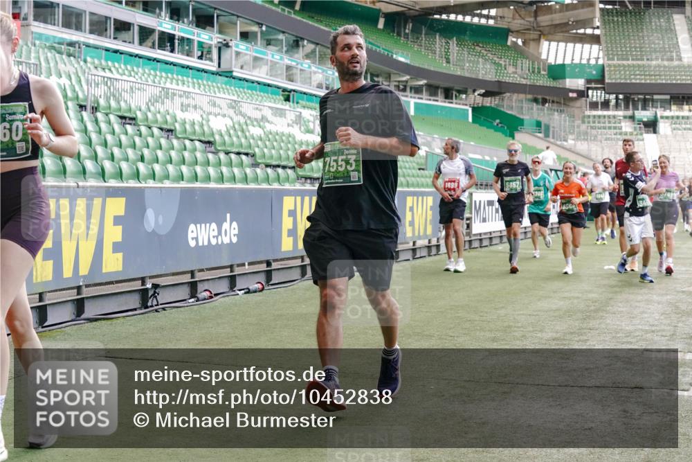 13.09.2026 - 21. swb-Marathon Bremen Michael Burmester http://msf.ph/oto/10452838 13.09.2026 13:10:10 Laufen im Stadion 164, 373, 383, 391, 448, 532, 549, 563, 581, 625, 813, 869, 898, 1025, 1072, 1150, 1180, 1398, 1738, 1855, 1867, 1880, 1894, 1967, 2202, 2208, 2232, 2243, 2268, 2284, 2333, 2339, 2342, 2413, 2429, 2432, 2441, 2471, 2525, 2530, 2553, 2573, 2594, 2654, 2682, 2692, 2714, 2717, 2784, 2785, 2819, 2823, 2920, 2931, 2932, 2941, 3026, 3032, 3063, 3086, 3089, 3122, 3174, 3207, 3208, 3291, 3316, 3327, 3333, 3370, 3398, 3409, 3410, 3437, 3470, 3707, 3769, 109 meine-sportfotos.de