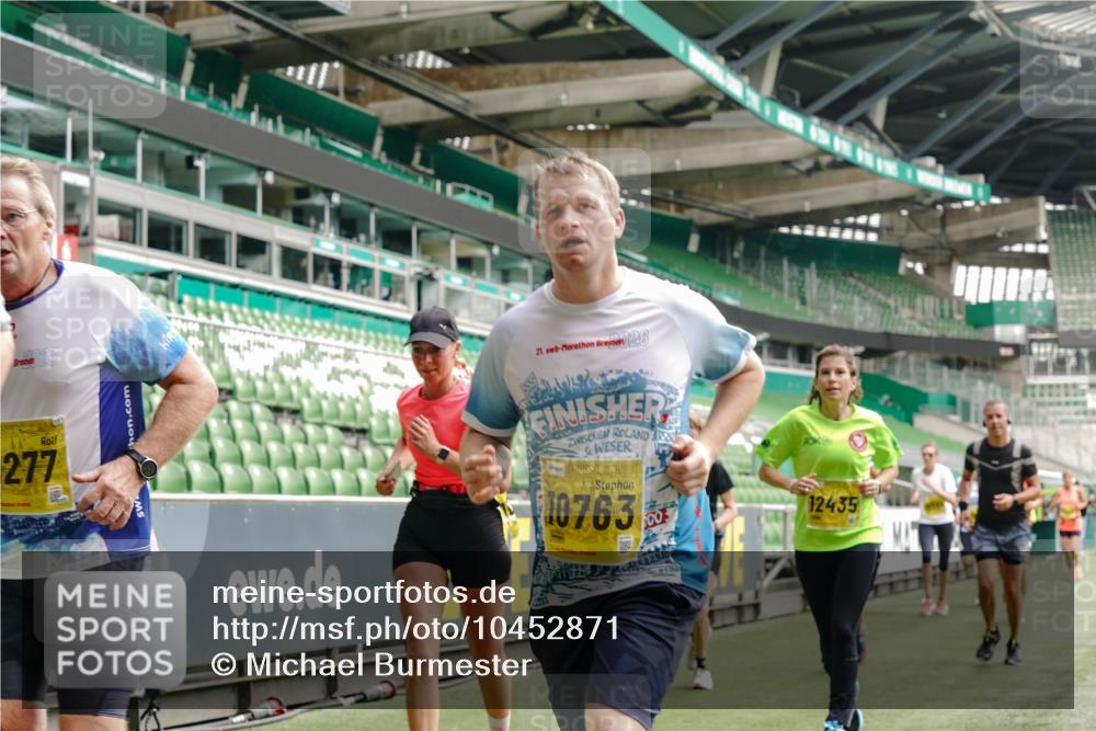 13.09.2026 - 21. swb-Marathon Bremen Michael Burmester http://msf.ph/oto/10452871 13.09.2026 10:31:50 Laufen im Stadion 10141, 10146, 10174, 10222, 10226, 10227, 10243, 10246, 10249, 10255, 10256, 10281, 10284, 10304, 10322, 10339, 10359, 10365, 10410, 10443, 10448, 10471, 10478, 10479, 10486, 10503, 10517, 10518, 10529, 10540, 10543, 10555, 10565, 10577, 10579, 10589, 10608, 10610, 10626, 10631, 10646, 10670, 10684, 10685, 10690, 10703, 10704, 10707, 10708, 10714, 10721, 10725, 10757, 10765, 10771, 10821, 10822, 10838, 10862, 10863, 10884, 10886, 11038, 11350, 11379 meine-sportfotos.de