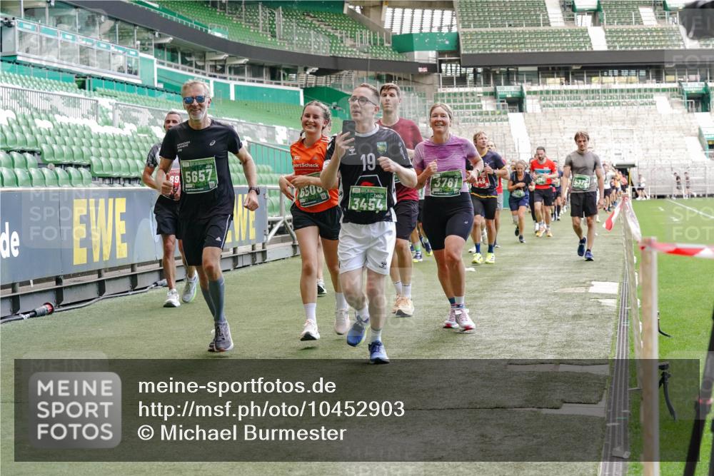 13.09.2026 - 21. swb-Marathon Bremen Michael Burmester http://msf.ph/oto/10452903 13.09.2026 13:10:13 Laufen im Stadion 164, 373, 383, 391, 448, 532, 549, 563, 581, 625, 813, 869, 898, 984, 1072, 1150, 1180, 1398, 1738, 1855, 1867, 1880, 1894, 1967, 2202, 2208, 2232, 2243, 2268, 2284, 2333, 2339, 2342, 2413, 2429, 2432, 2441, 2471, 2525, 2530, 2531, 2553, 2573, 2594, 2654, 2682, 2692, 2714, 2717, 2784, 2785, 2819, 2920, 2931, 2932, 2941, 3026, 3032, 3063, 3086, 3089, 3122, 3174, 3207, 3208, 3291, 3316, 3327, 3333, 3370, 3398, 3409, 3410, 3437, 3470, 3707, 3769, 109 meine-sportfotos.de