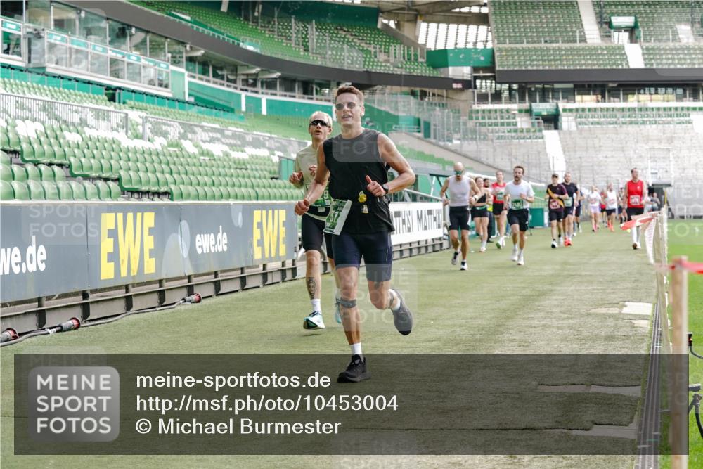13.09.2026 - 21. swb-Marathon Bremen Michael Burmester http://msf.ph/oto/10453004 13.09.2026 12:51:14 Laufen im Stadion 235, 335, 469, 663, 670, 734, 771, 863, 1043, 1125, 1146, 1162, 1455, 1510, 1513, 1605, 1613, 1970, 1998, 2052, 2130, 2288, 2291, 2295, 2347, 2360, 2442, 2444, 2447, 2759, 2847, 3440, 3484, 3566, 3625, 3647, 3703, 3808, 3959, 4023, 4165, 4368, 4429, 4473, 4559, 4571, 4573, 4582, 4727, 4781, 4782, 4888, 4895, 5066, 5079, 5111, 5152, 5155, 5168, 5314, 5377, 5379, 5383, 5521, 5532, 5620, 5627, 5636, 5696, 6267, 6274, 6471, 6652, 6668, 6901, 6906, 7121, 8033, 8798 meine-sportfotos.de