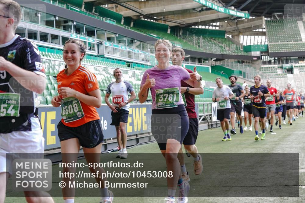 13.09.2026 - 21. swb-Marathon Bremen Michael Burmester http://msf.ph/oto/10453008 13.09.2026 13:10:15 Laufen im Stadion 164, 373, 383, 391, 448, 532, 549, 563, 581, 625, 813, 869, 898, 984, 1072, 1150, 1180, 1398, 1738, 1855, 1867, 1880, 1894, 1967, 2202, 2208, 2232, 2243, 2268, 2284, 2333, 2339, 2342, 2413, 2429, 2432, 2441, 2443, 2471, 2525, 2530, 2531, 2553, 2573, 2589, 2594, 2654, 2682, 2692, 2714, 2717, 2784, 2785, 2819, 2920, 2931, 2932, 2941, 3026, 3032, 3063, 3086, 3089, 3122, 3174, 3207, 3208, 3291, 3316, 3327, 3333, 3370, 3398, 3409, 3410, 3437, 3470, 3707, 3769, 109 meine-sportfotos.de