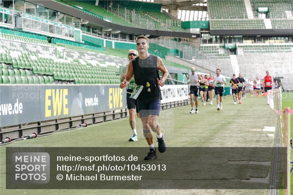 13.09.2026 - 21. swb-Marathon Bremen Michael Burmester http://msf.ph/oto/10453013 13.09.2026 12:51:14 Laufen im Stadion 235, 335, 469, 663, 670, 734, 771, 863, 1043, 1125, 1146, 1162, 1455, 1510, 1513, 1605, 1613, 1970, 1998, 2052, 2130, 2288, 2291, 2295, 2347, 2360, 2442, 2444, 2447, 2759, 2847, 3440, 3484, 3566, 3625, 3647, 3703, 3808, 3959, 4023, 4165, 4368, 4429, 4473, 4559, 4571, 4573, 4582, 4727, 4781, 4782, 4888, 4895, 5066, 5079, 5111, 5152, 5155, 5168, 5314, 5377, 5379, 5383, 5521, 5532, 5620, 5627, 5636, 5696, 6267, 6274, 6471, 6652, 6668, 6901, 6906, 7121, 8033, 8798 meine-sportfotos.de