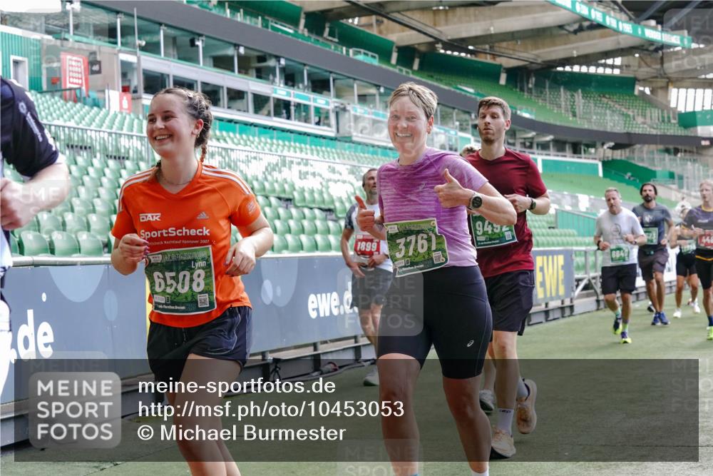 13.09.2026 - 21. swb-Marathon Bremen Michael Burmester http://msf.ph/oto/10453053 13.09.2026 13:10:15 Laufen im Stadion 164, 373, 383, 391, 448, 532, 549, 563, 581, 625, 813, 869, 898, 984, 1072, 1150, 1180, 1398, 1738, 1855, 1867, 1880, 1894, 1967, 2202, 2208, 2232, 2243, 2268, 2284, 2333, 2339, 2342, 2413, 2429, 2432, 2441, 2443, 2471, 2525, 2530, 2531, 2553, 2573, 2589, 2594, 2654, 2682, 2692, 2714, 2717, 2784, 2785, 2819, 2920, 2931, 2932, 2941, 3026, 3032, 3063, 3086, 3089, 3122, 3174, 3207, 3208, 3291, 3316, 3327, 3333, 3370, 3398, 3409, 3410, 3437, 3470, 3707, 3769, 109 meine-sportfotos.de