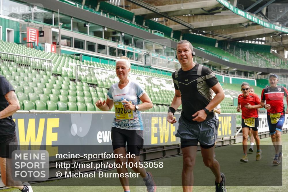 13.09.2026 - 21. swb-Marathon Bremen Michael Burmester http://msf.ph/oto/10453058 13.09.2026 10:31:53 Laufen im Stadion 10141, 10146, 10174, 10222, 10226, 10227, 10243, 10246, 10249, 10255, 10256, 10281, 10284, 10304, 10322, 10339, 10359, 10365, 10410, 10443, 10448, 10471, 10478, 10479, 10486, 10503, 10517, 10518, 10529, 10540, 10543, 10555, 10565, 10577, 10579, 10589, 10608, 10610, 10626, 10631, 10646, 10670, 10675, 10684, 10685, 10690, 10703, 10704, 10707, 10708, 10714, 10721, 10725, 10757, 10765, 10771, 10821, 10822, 10838, 10886, 11038, 11350, 11379 meine-sportfotos.de