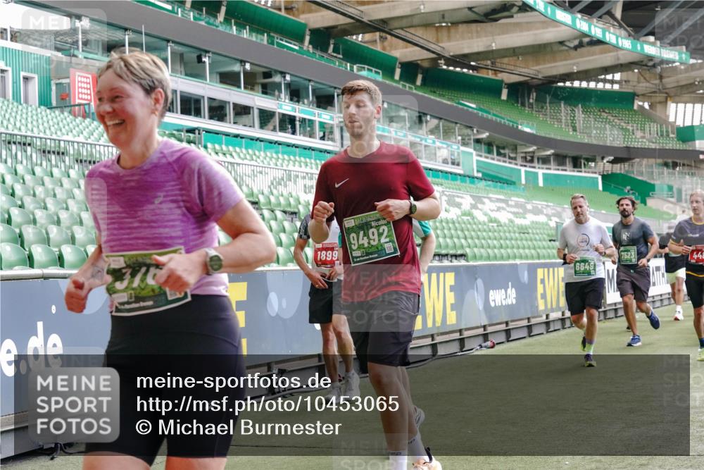 13.09.2026 - 21. swb-Marathon Bremen Michael Burmester http://msf.ph/oto/10453065 13.09.2026 13:10:16 Laufen im Stadion 164, 373, 383, 391, 448, 532, 549, 563, 581, 625, 813, 869, 898, 984, 1072, 1150, 1180, 1398, 1738, 1855, 1867, 1880, 1894, 1967, 2202, 2208, 2232, 2243, 2268, 2284, 2333, 2339, 2342, 2413, 2429, 2432, 2441, 2443, 2471, 2525, 2530, 2531, 2553, 2573, 2589, 2594, 2654, 2682, 2692, 2714, 2717, 2784, 2785, 2819, 2920, 2931, 2932, 2941, 3026, 3032, 3063, 3086, 3089, 3122, 3174, 3207, 3208, 3291, 3316, 3327, 3333, 3370, 3398, 3409, 3410, 3437, 3470, 3707, 3769, 109 meine-sportfotos.de