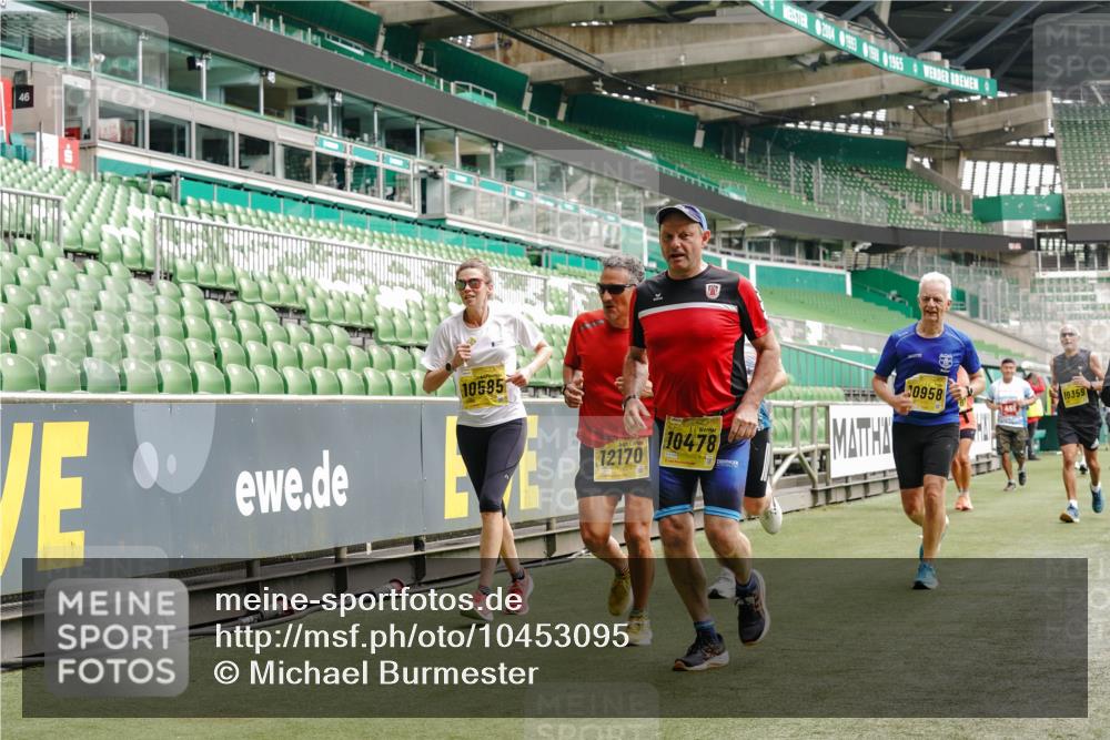 13.09.2026 - 21. swb-Marathon Bremen Michael Burmester http://msf.ph/oto/10453095 13.09.2026 10:31:55 Laufen im Stadion 10141, 10146, 10174, 10222, 10226, 10227, 10243, 10246, 10249, 10255, 10256, 10281, 10284, 10304, 10322, 10339, 10359, 10365, 10372, 10410, 10443, 10448, 10471, 10478, 10479, 10486, 10503, 10517, 10518, 10529, 10540, 10543, 10555, 10565, 10577, 10579, 10589, 10608, 10610, 10626, 10631, 10646, 10670, 10675, 10684, 10685, 10690, 10703, 10704, 10707, 10708, 10714, 10721, 10725, 10757, 10765, 10771, 10821, 10822, 10838, 10886, 11038, 11350, 11379 meine-sportfotos.de