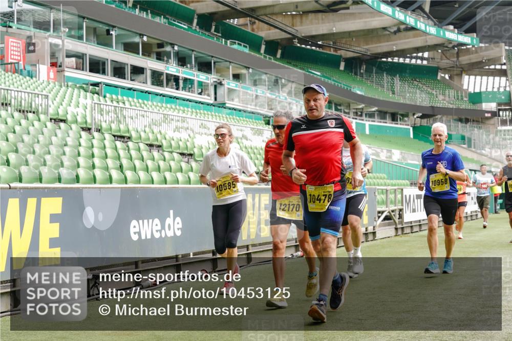 13.09.2026 - 21. swb-Marathon Bremen Michael Burmester http://msf.ph/oto/10453125 13.09.2026 10:31:55 Laufen im Stadion 10141, 10146, 10174, 10222, 10226, 10227, 10243, 10246, 10249, 10255, 10256, 10281, 10284, 10304, 10322, 10339, 10359, 10365, 10372, 10410, 10443, 10448, 10471, 10478, 10479, 10486, 10503, 10517, 10518, 10529, 10540, 10543, 10555, 10565, 10577, 10579, 10589, 10608, 10610, 10626, 10631, 10646, 10670, 10675, 10684, 10685, 10690, 10703, 10704, 10707, 10708, 10714, 10721, 10725, 10757, 10765, 10771, 10821, 10822, 10838, 10886, 11038, 11350, 11379 meine-sportfotos.de