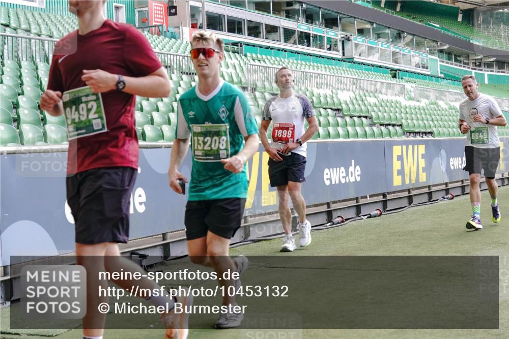 13.09.2026 - 21. swb-Marathon Bremen Michael Burmester http://msf.ph/oto/10453132 13.09.2026 13:10:17 Laufen im Stadion 164, 373, 383, 391, 448, 532, 549, 563, 581, 625, 813, 869, 898, 984, 1072, 1150, 1180, 1398, 1738, 1855, 1867, 1880, 1894, 1967, 2202, 2208, 2232, 2243, 2268, 2284, 2330, 2333, 2339, 2342, 2413, 2429, 2432, 2441, 2443, 2471, 2525, 2530, 2531, 2553, 2573, 2589, 2594, 2654, 2682, 2692, 2714, 2717, 2784, 2785, 2819, 2836, 2920, 2931, 2932, 2941, 3026, 3032, 3063, 3086, 3089, 3122, 3174, 3207, 3208, 3291, 3316, 3327, 3333, 3370, 3398, 3409, 3410, 3437, 3470, 3549, 3707, 3769, 109 meine-sportfotos.de