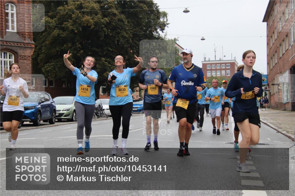 13.09.2026 - Kiel Lauf Markus Tischler http://msf.ph/oto/10453141 13.09.2026 09:53:38 Fleethörn 9587, 39, 1414, 8830, 2865, 3489, 449, 7969, 7458 meine-sportfotos.de
