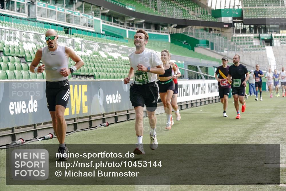 13.09.2026 - 21. swb-Marathon Bremen Michael Burmester http://msf.ph/oto/10453144 13.09.2026 12:51:20 Laufen im Stadion 235, 335, 469, 663, 734, 771, 863, 1043, 1125, 1146, 1162, 1455, 1492, 1510, 1513, 1613, 1955, 1970, 1998, 2008, 2052, 2130, 2291, 2295, 2347, 2360, 2442, 2444, 2447, 2759, 2847, 3440, 3484, 3566, 3647, 3703, 3808, 3899, 3959, 4023, 4165, 4368, 4429, 4473, 4559, 4571, 4573, 4582, 4727, 4781, 4782, 4888, 4895, 5066, 5079, 5111, 5152, 5155, 5168, 5314, 5377, 5379, 5383, 5521, 5532, 5620, 5627, 5636, 5696, 6267, 6274, 6471, 6668, 6901, 7121, 8033, 8798 meine-sportfotos.de